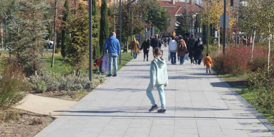 Okulların birinci ara tatil dönemi Millet Bahçesi’ni şenlendirdi