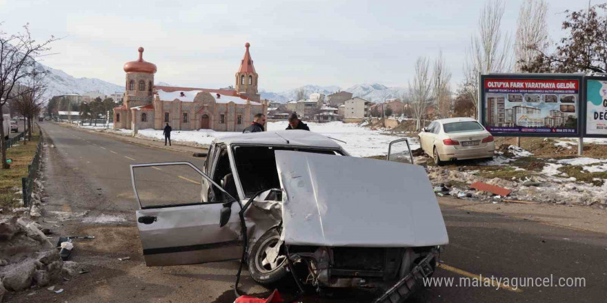 Oltu’da trafik kazası: 4 yaralı