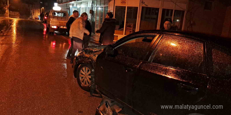 Önce traktöre sonra tıra çarptı: Burnu bile kanamadı