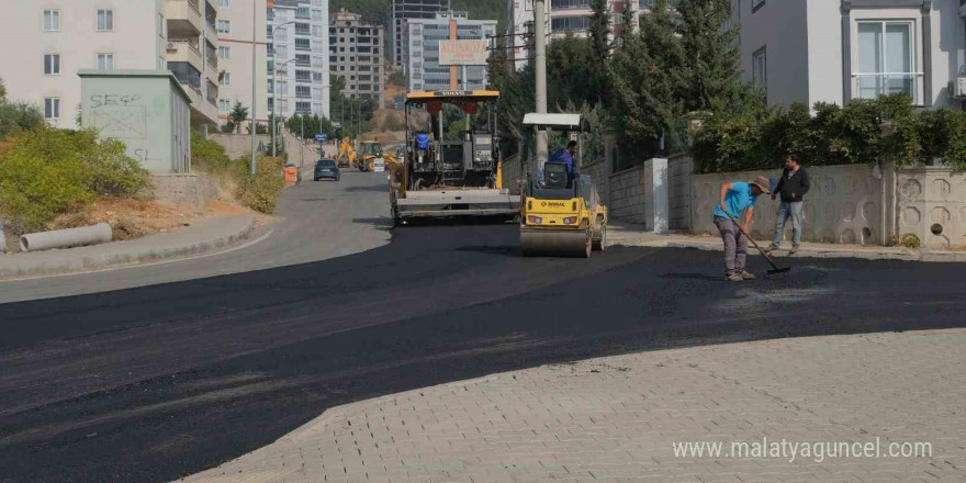 Onikişubat Belediyesi’nden yol yatırımları