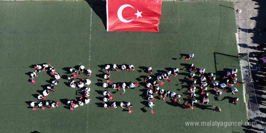 Ordu’da 101 öğrenciden Cumhuriyet’in 101’inci yılına özel koreografi