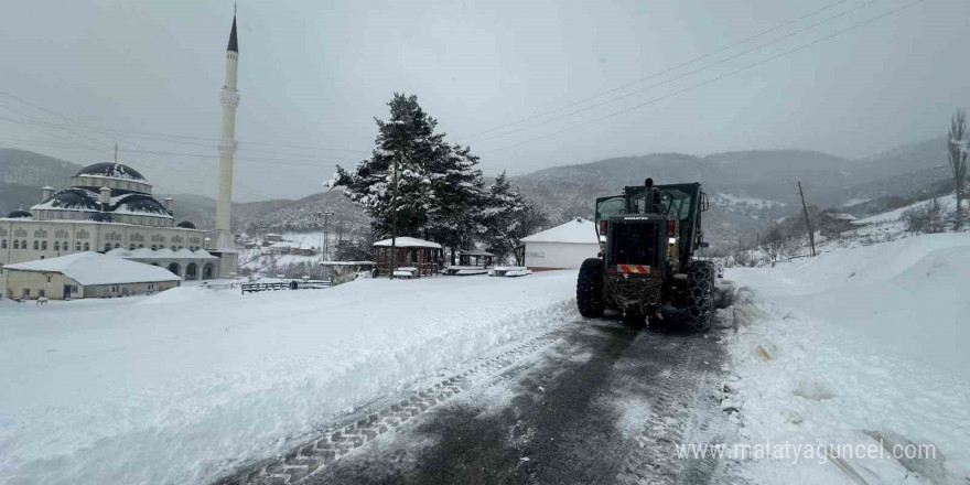 Ordu’da bir gecede 992 kilometrelik yolda kar temizleme çalışması yapıldı