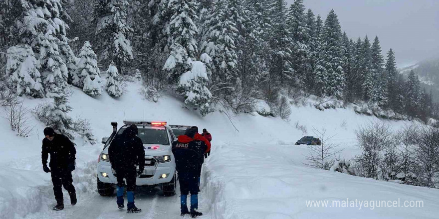 Ordu’da kar nedeniyle mahsur kalan 4 kişi kurtarıldı