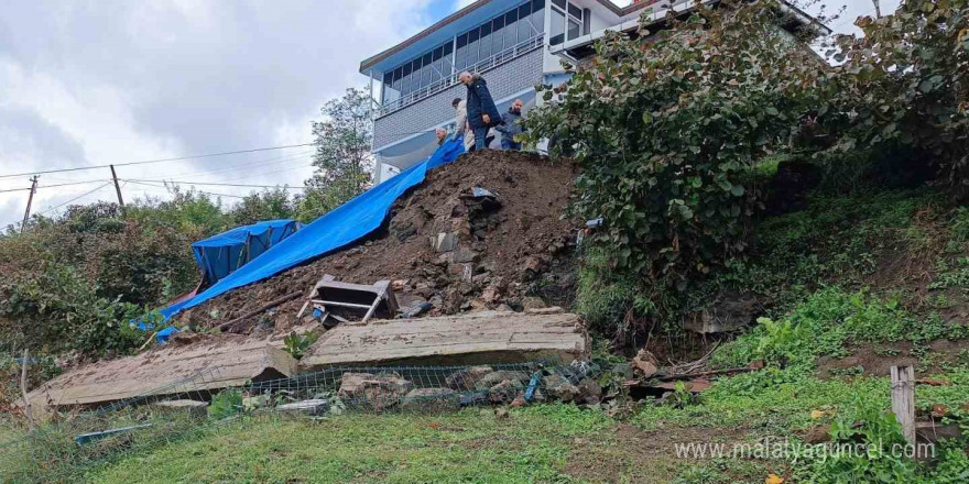 Ordu’da sağanak nedeniyle istinat duvarı yıkılan ev boşaltıldı