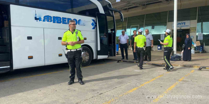 Ordu’da yolculara emniyet kemeri uygulaması yapıldı