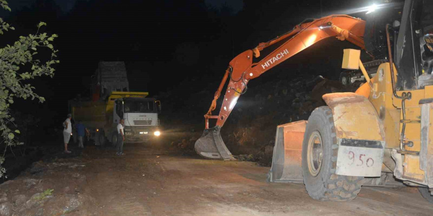 Ordu’daki yol çalışmasında patlatılan dinamit Karadeniz-Akdeniz bağlantı yolunu 8 saat trafiğe kapattı