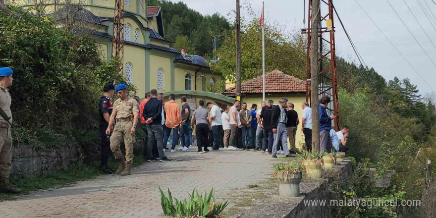 Ormanlık alanda öldürülen dayı ve yeğeni toprağa verildi