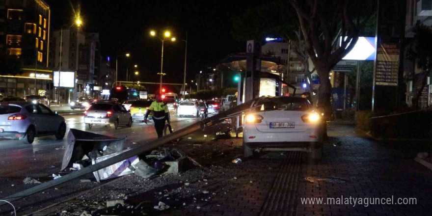 Ortalığı savaş alanına çevirdi, kazadan burnu bile kanamadan çıktı