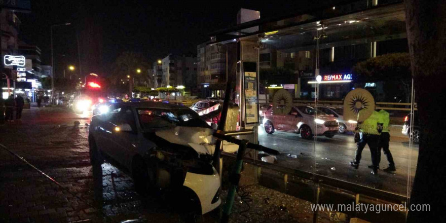 Ortalığı savaş alanına çevirdi, kazadan burnu bile kanamadan çıktı