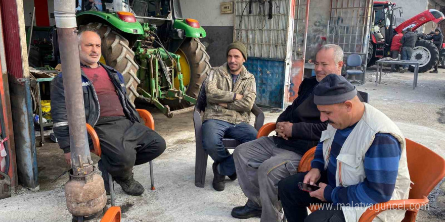 Osmaniye Ferdi Tayfur’a belediye hoparlörlerinden şarkısını çalarak veda etti