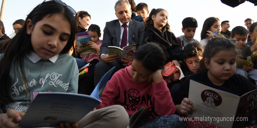 Osmaniye Millet Bahçesi kitap kurtlarını ağırladı