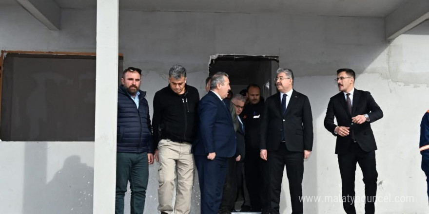 Osmaniye’de Çona ve Dereli köyünde yapımı devam eden köy konutlarının yüzde 75’i tamamlandı