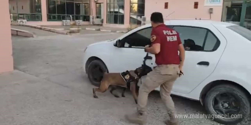 Osmaniye’de durdurulan otomobilde 33 kilo 400 gram uyuşturucu çıktı