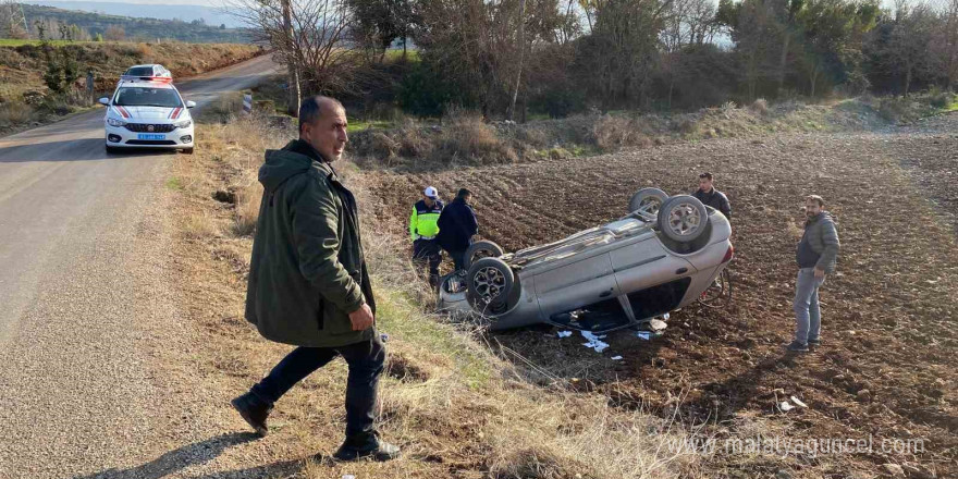 Osmaniye’de kontrolden çıkan otomobil takla attı: 2 yaralı