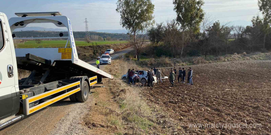 Osmaniye’de kontrolden çıkan otomobil takla attı: 2 yaralı