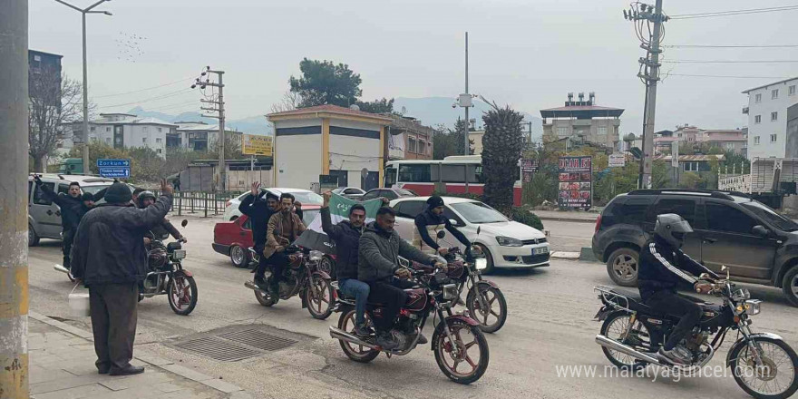 Osmaniye’deki Suriyeliler Esed’in gidişini kutladı