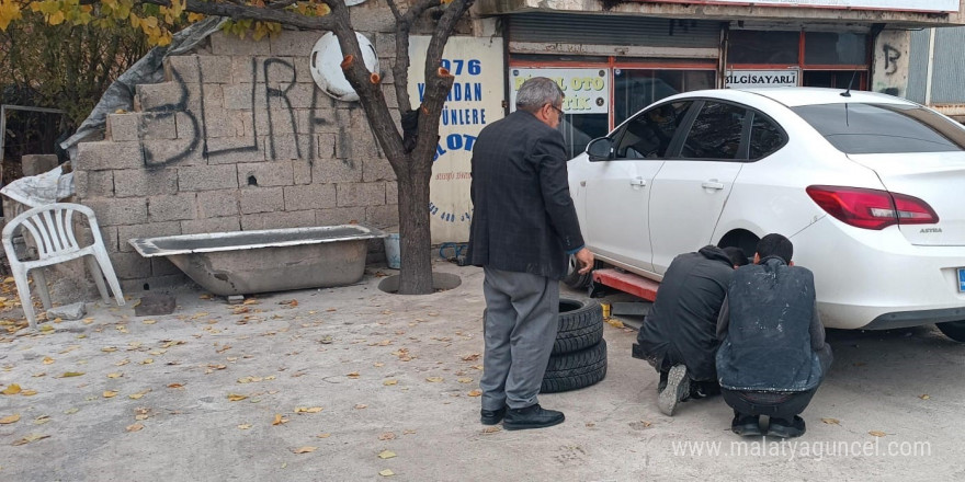 Oto lastikçilerde kış lastiği yoğunluğu