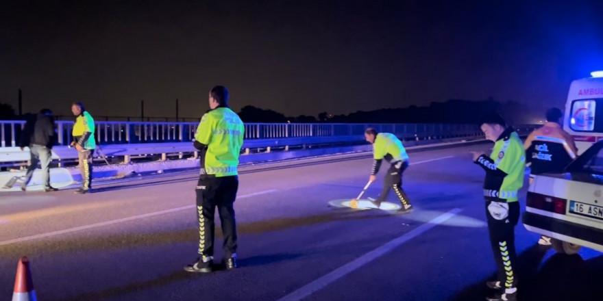 Otobanda yolun karşısına geçmek isteyen yayaya otomobil çarptı: 1 ölü