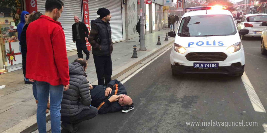 Otomobilin çarptığı yaya yaralandı: O anlar kamerada