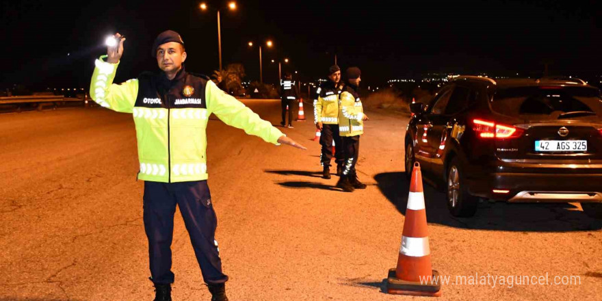 Otoyol jandarmasından Dörtol’da uygulama