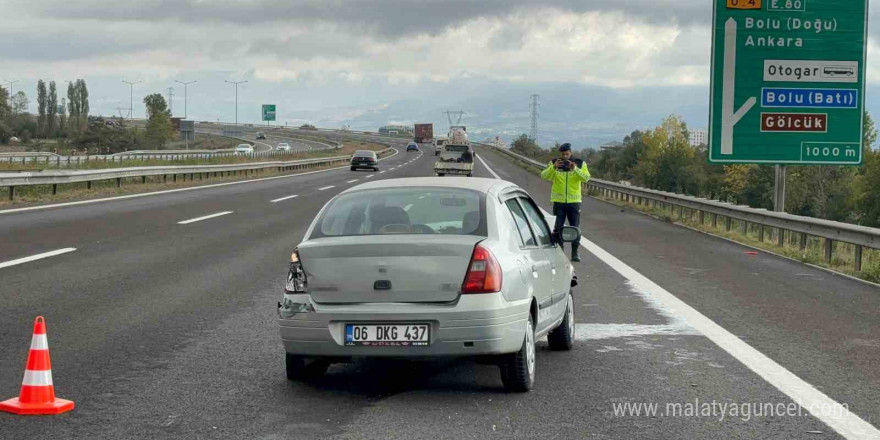 Otoyolda bariyerlere çarparak 30 metre sürüklendi: 