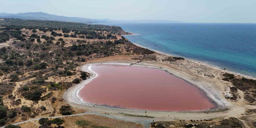 (Özel) 2 bin yıllık antik liman kalpli pembe göle dönüştü