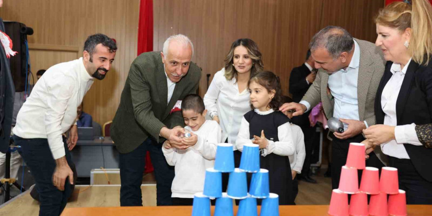 Özel gereksinimli çocukların gösterisi büyük beğeni topladı