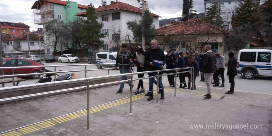 Özlem Şımarık cinayetinde yargılanan 9 sanıktan ikisine tahliye kararı