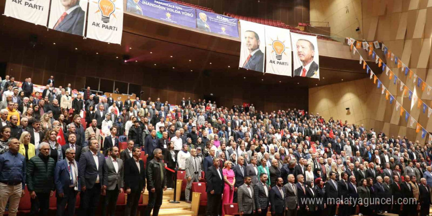 Pamukkale AK Parti’de Başkan Özpek güven tazeledi