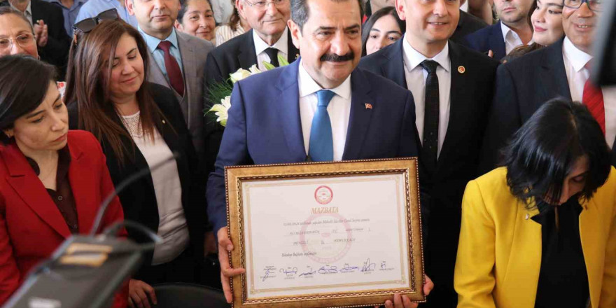 Pamukkale Belediye Başkanı Ertemur mazbatasını aldı