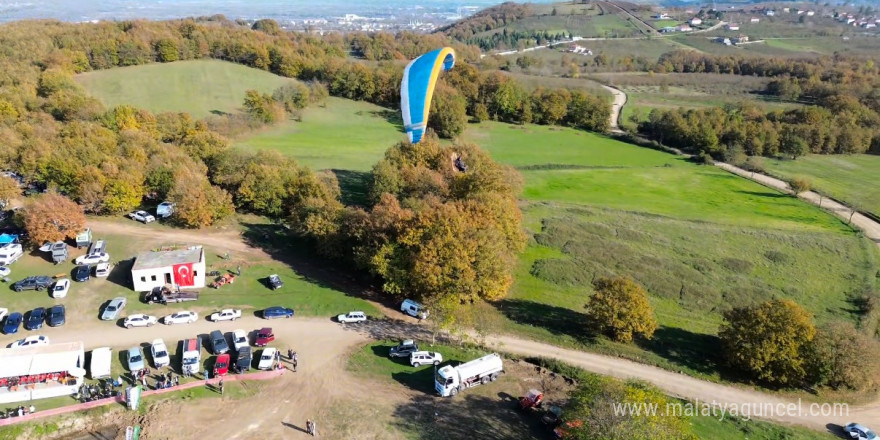 Paramotor uçuşu ilgi ile izlendi