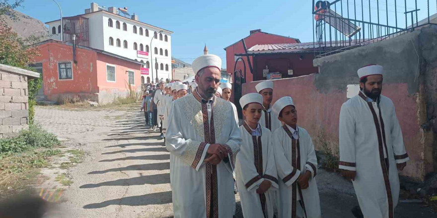 Pasinler’de hafızlar icazet aldı