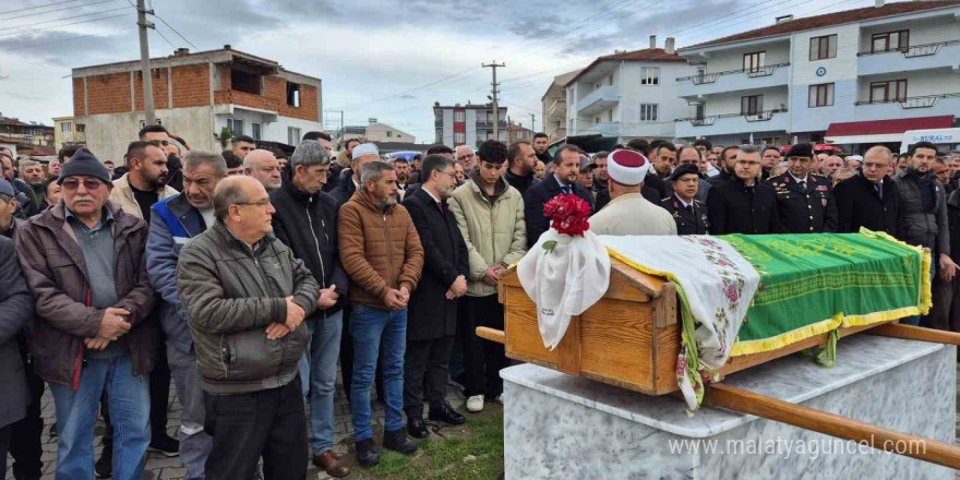 Patlamada hayatını kaybeden Seda Akın toprağa verildi