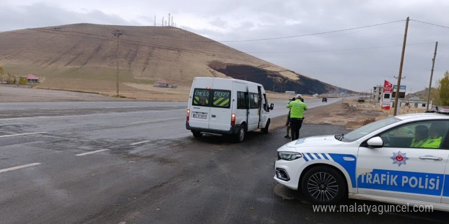 Patnos’ta öğrenci taşıma araçlarında güvenlik denetimi yapıldı