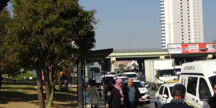 Pendik’te yol kenarında başından vurulmuş erkek cesedi bulundu