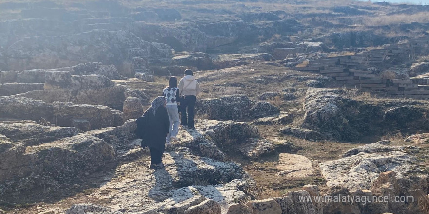 Perre Antik Kentte ziyaretçi yoğunluğu