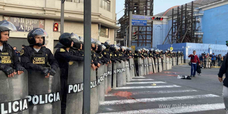 Peru’da şiddet olayları nedeniyle otobüs şoförleri 3’üncü kez greve gitti