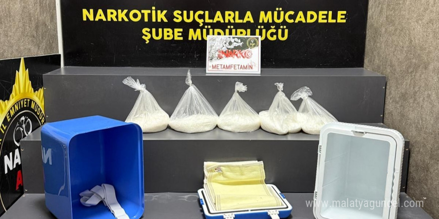 Piknik termosundan 5 kilogram uyuşturucu çıktı