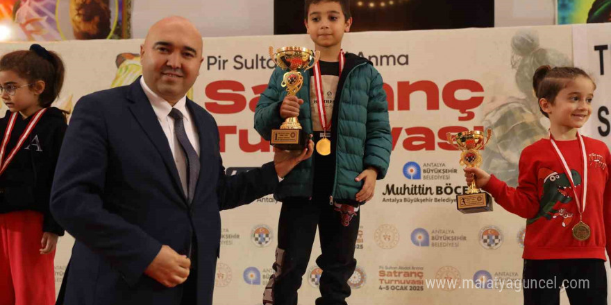 Pir Sultan Abdal Anma Satranç Turnuvası düzenlendi