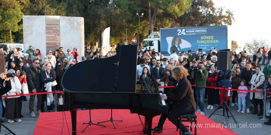 Piyano Festivali’nde gün batımında unutulmaz bir konser