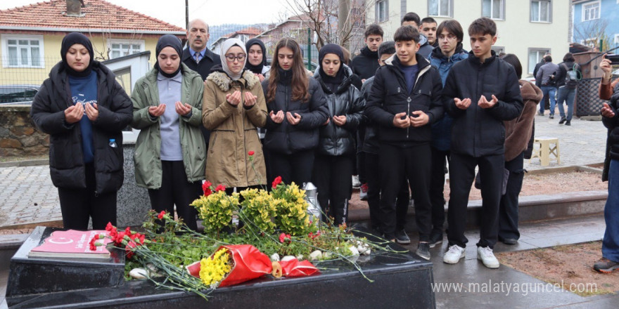 PKK’nın şehit ettiği Aybüke öğretmen mezarı başında dualarla anıldı