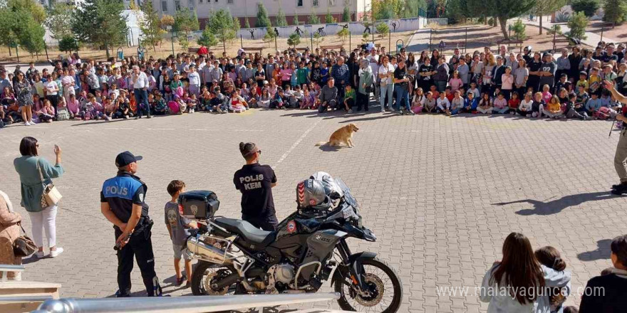 Polis 2 bin 843 vatandaşı bilgilendirdi