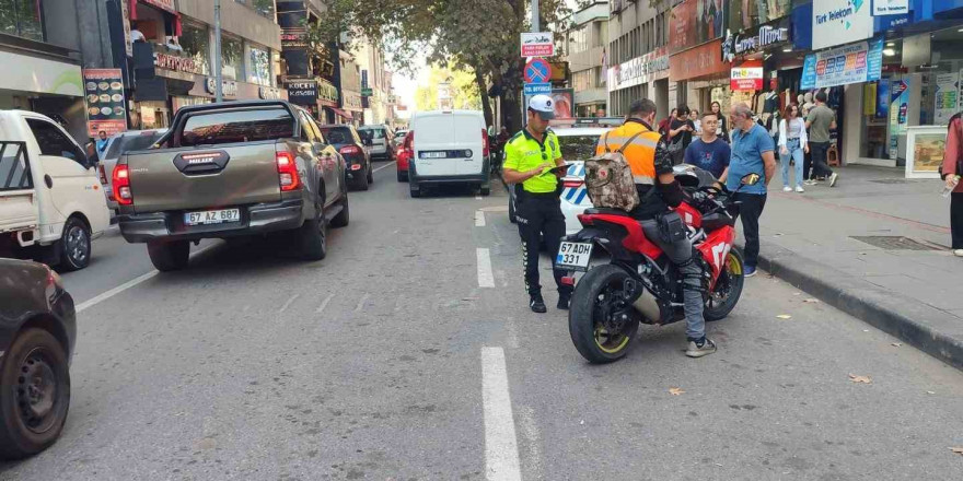 Polis ekiplerinden 7 motosiklet sürücüsüne 17 bin 960 lira ceza