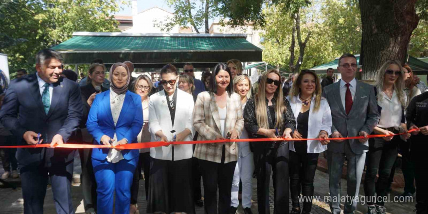 Polis Eşleri Derneği Edirne Şubesi’nden hayır panayırı