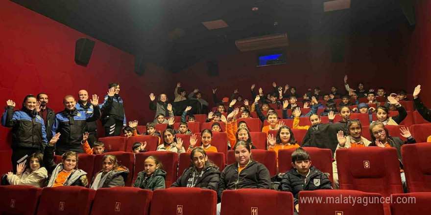 Polislerden sinema etkinliği