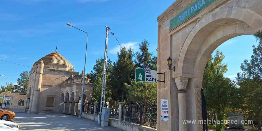 Polisten mezarlıklarda tahribat kontrolü