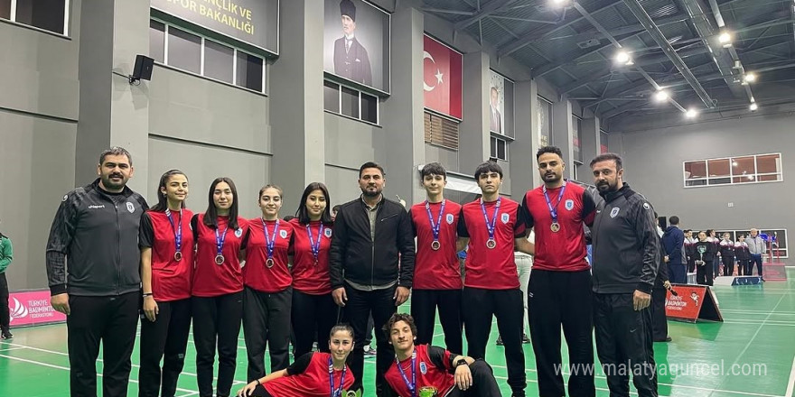 Pursaklar Belediye Spor Kulübü Badminton Takımı, Süper Lig’e yükseldi