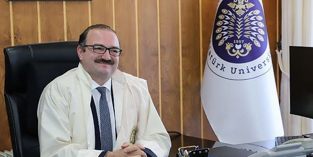 Rektör Hacımüftüoğlu: “Öğretmenler toplumumuzun en değerli yapı taşlarıdır”