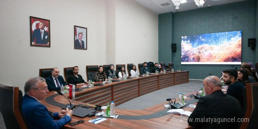 Rektör Levent öğrenci temsilcileri ile bir araya geldi