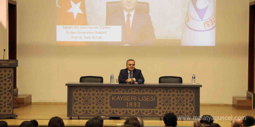 Rektör Prof. Dr. Altun, Kayseri Lisesi öğrencileri ile buluştu